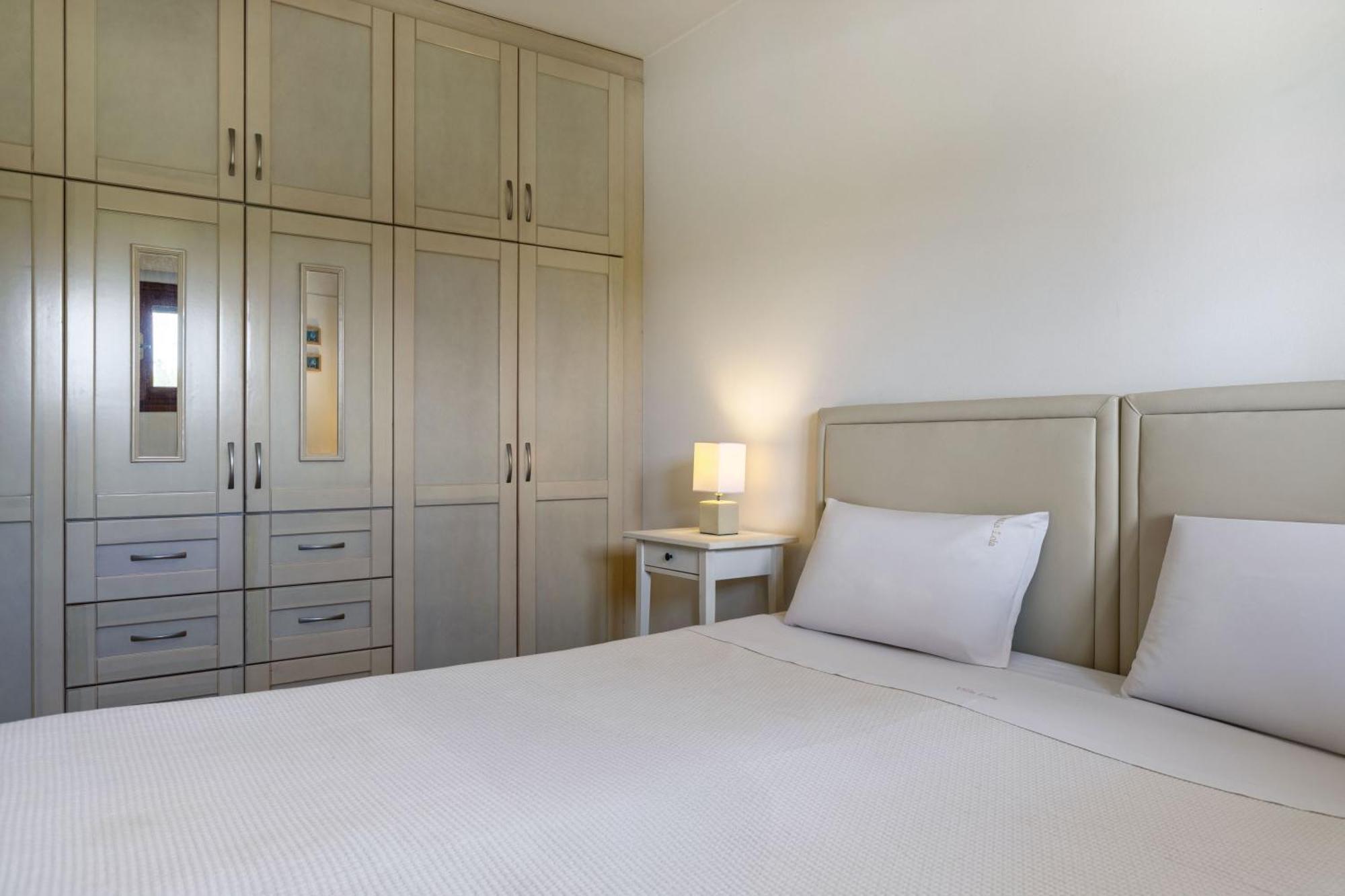 Villa Lola - 3 Bedrooms & Private Pool Литакия Экстерьер фото