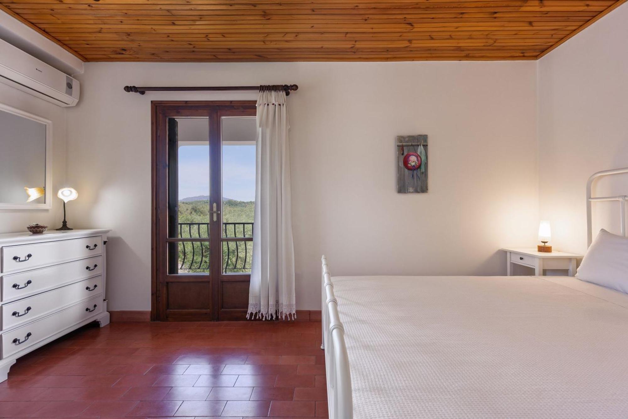 Villa Lola - 3 Bedrooms & Private Pool Литакия Экстерьер фото