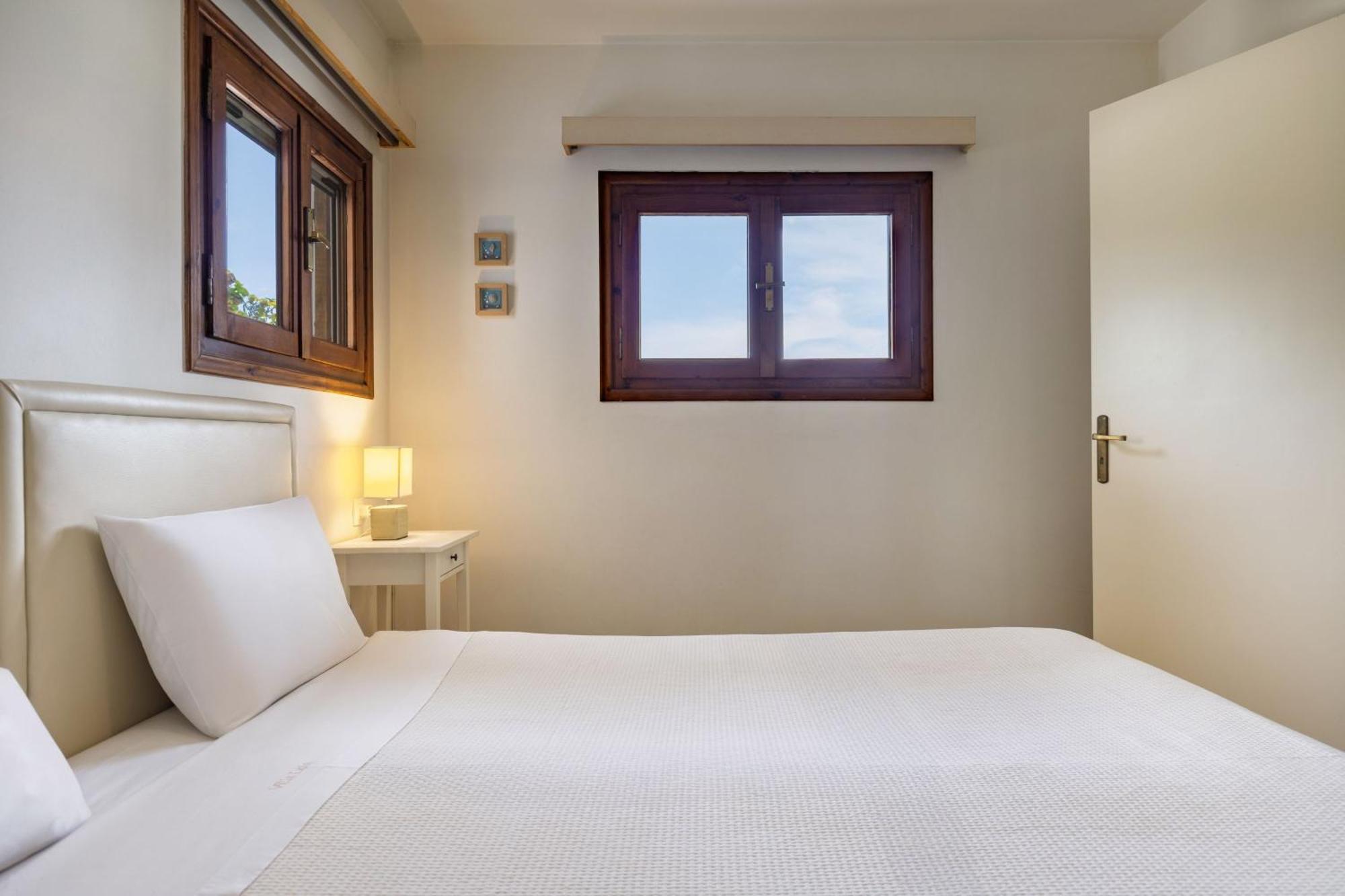 Villa Lola - 3 Bedrooms & Private Pool Литакия Экстерьер фото